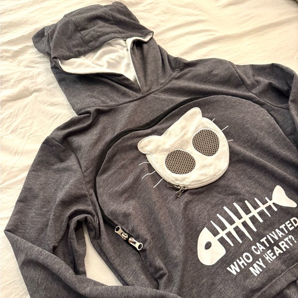 Gray Cat Ear Pouch Hoodie with Fishbone Design - Picture 2 of 4